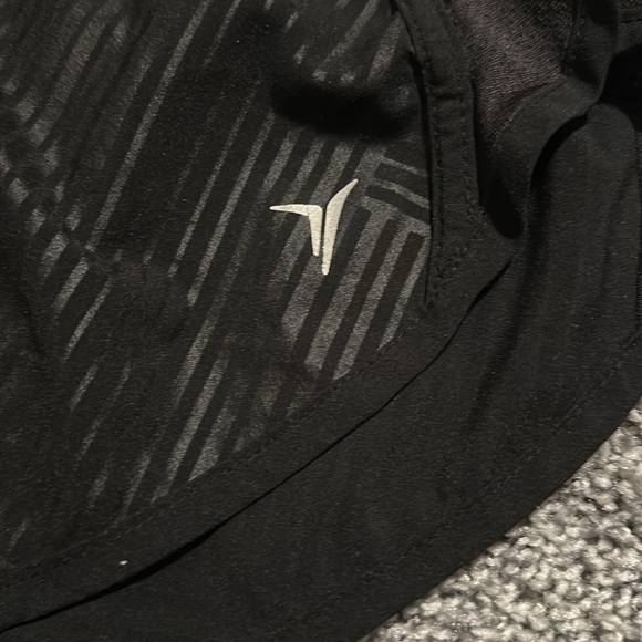 Old Navy Active Shorts - Picture 4 of 5